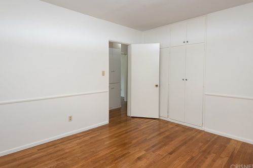 1545 Riverside Dr, Glendale CA 91201-3824 exterior