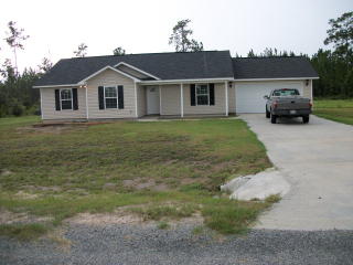 653 Best Loop, Hortense, GA 31543-8067