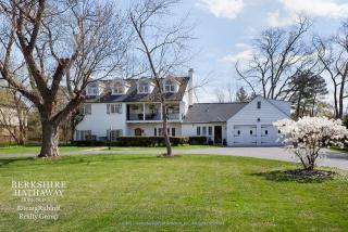 703 York Rd, Glenview, IL 60025-4423