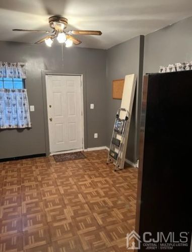 513 Stuyvesant Ave, Trenton NJ  08618-4123 exterior