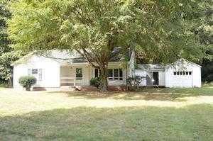 1005 Windy City Rd, Three Way, TN 38343-8405