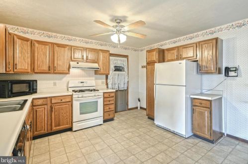 764 Walnut St, Hanover PA 17331-2051 exterior