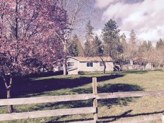 2646 Cedar Flat Rd, Williams OR  97544-9605 exterior