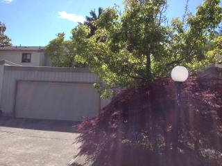 204 Mt Echo Dr, Medford, OR 97504-7552