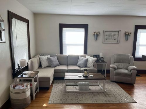 221 Bellevue Ave, Springfield, OH 45503-4933