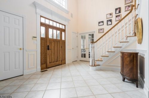 13 Codington Ln, Warren, NJ 07059-6853