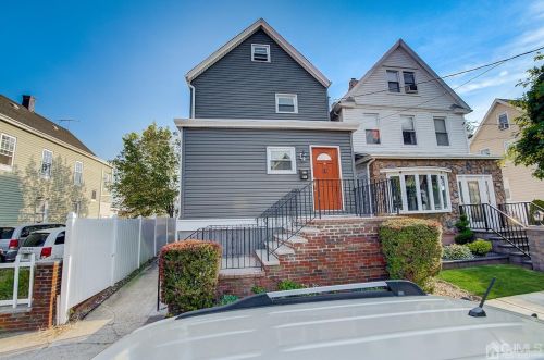 379 Barclay St, Perth Amboy, NJ 08861-3125