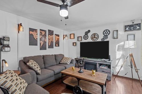 14 Pinehurst Dr, Richmond, RI 02812-1140