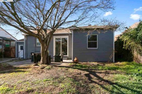 1570 Plz Dr, San Leandro CA 94578-1968 exterior