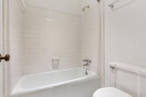 11 Ardmore Sq, Atlanta GA  30309-1821 exterior