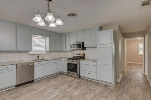 7813 Whitney Dr, Fort Worth TX  76108-2512 exterior