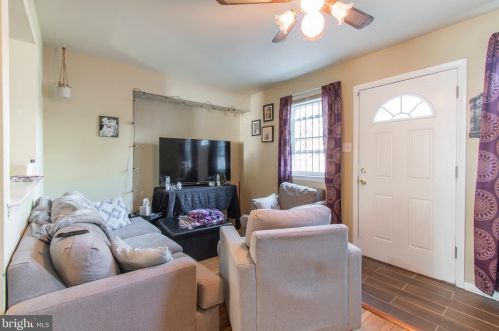 2130 12th St, Philadelphia, PA 19122-1102