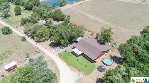 158 Dow Ln, Stairtown, TX 78648-1608