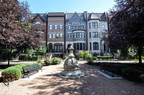 320 21st St, Chicago IL  60616-1402 exterior