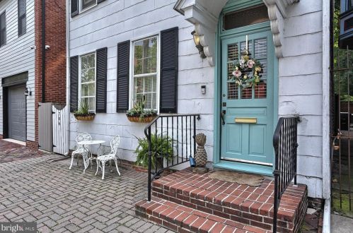 706 Green St, Harrisburg, PA 17102-3015