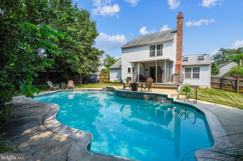 272 Shakespeare Dr, Severna Park, MD 21146-2146