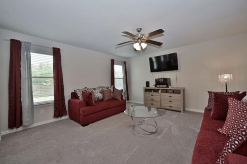 1544 Chama Dr, Fort Worth TX  76119-2666 exterior