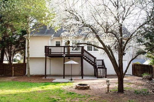 160 Parkside Dr, Stockbridge GA  30281-6902 exterior