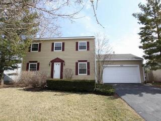 2021 Vanderbilt Ct, Naperville IL  60565-2970 exterior