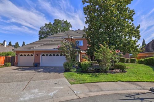 9090 Approach Ct, Fair Oaks, CA 95628-8111