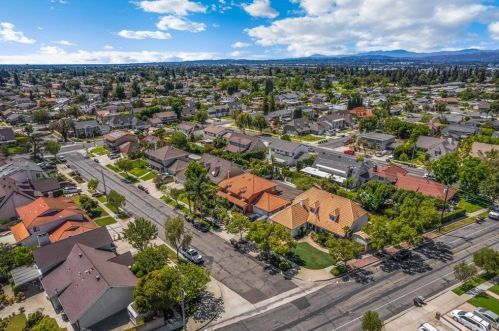 2929 Hempstead Rd, Anaheim CA  92806-4008 exterior
