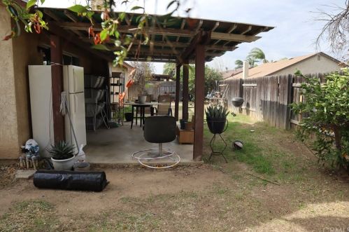 10741 Collett Ave, Riverside CA  92505-2943 exterior