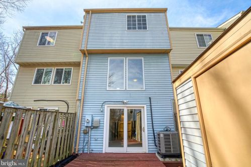 8359 Bark Tree Ct, Springfield VA  22153-3832 exterior