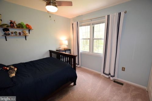 6100 Heron Pond Ct, Springfield VA  22015-3738 exterior