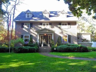 735 24th Ave, Spokane WA  99203-3326 exterior