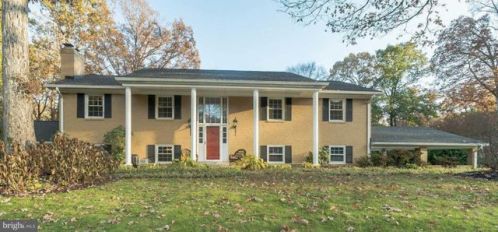 3201 Riverview Dr, Triangle, VA 22172-1421