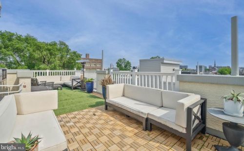 1018 Leithgow St, Philadelphia PA  19123-1421 exterior