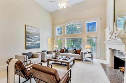 6972 Fieldstone Dr, Willowbrook IL  60527-6969 exterior