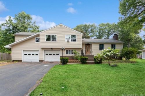 5 Pamela Dr, Wallingford, CT 06492-1712