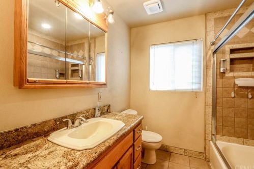 320 Ash St, Anaheim CA  92805-4315 exterior