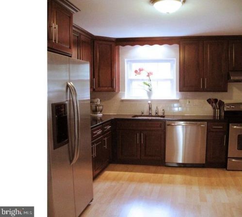 12 Catbird Ct, Trenton NJ 08648-2045 exterior