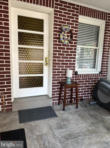 2711 Alder St, Philadelphia, PA 19148-4908