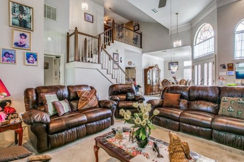 1421 Carver Ln, Irving TX  75061-3908 exterior