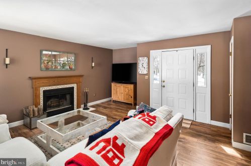 20 Cambridge Dr, Trenton, NJ 08628-2226