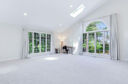 35 Hilltop Rd, Norwalk CT  06854-5001 exterior