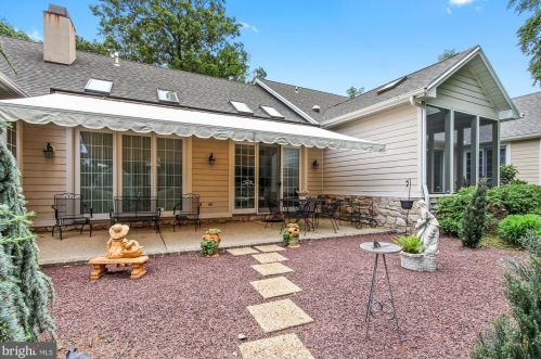 2108 Tall Oaks Ln, York PA 17403-5903 exterior