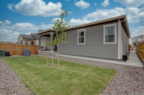 27904 9 Dr, Aurora CO 80018 exterior