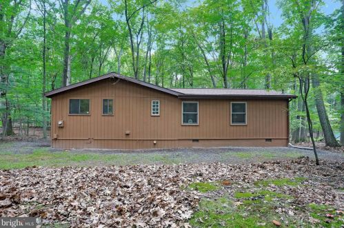 111 Bob White Ln, Hedgesville, WV 25427-7016