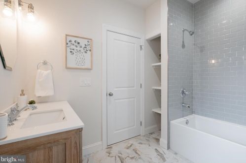 541 22nd St, Philadelphia PA  19130-3130 exterior