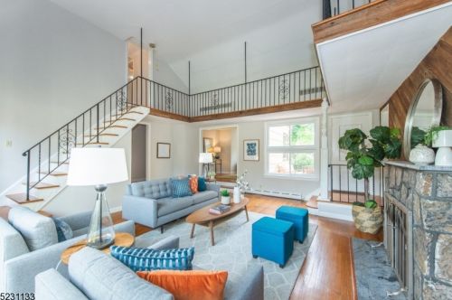 9 Brook Dr, Town Center, NJ 07052-4609