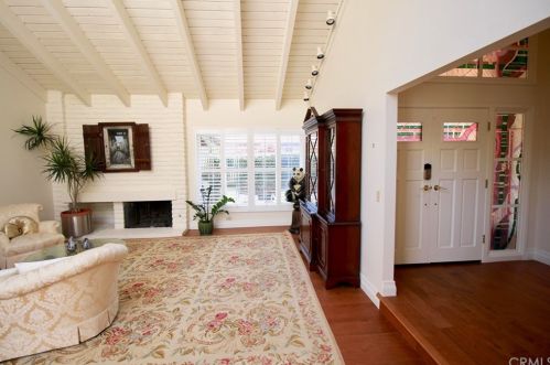 5 Cypress Tree Ln, Irvine CA  92612-2211 exterior