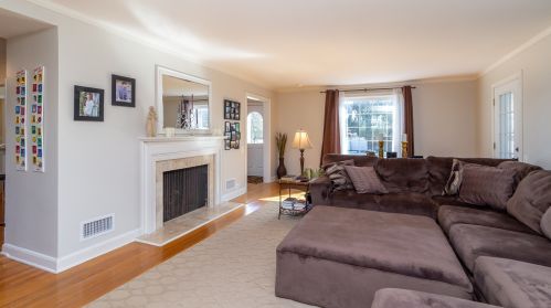 454 Margate Ter, Bannockburn IL  60015-3359 exterior