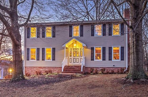 8174 Waterfall Dr, Roanoke, VA 24019-4527