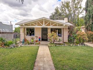 2061 Lewis Ave, Altadena, CA 91001-3103