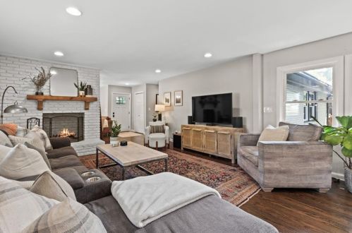 1502 Fama Dr, Atlanta GA  30329-3309 exterior