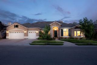 256 Richmond Ave, Clovis, CA 93619-7633